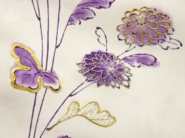  アンティーク　菊模様刺繍振袖